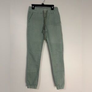 Juniors VIP Green Casual Pants, Size 5/6